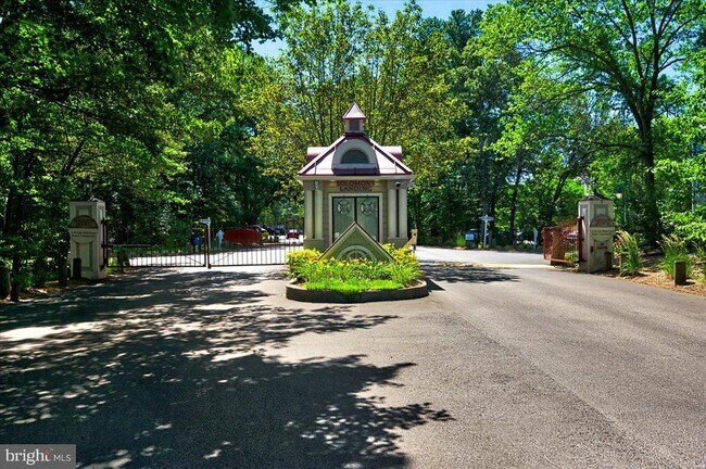 Building Photo - 921 Spinnaker Way