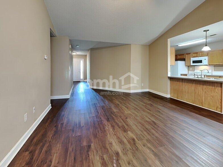 Building Photo - 125 Fiddlers Run Ct