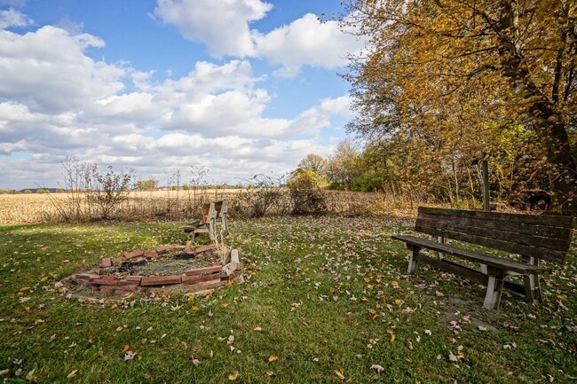 Building Photo - Recently Remodeled 4-Bedroom Home with Modern Upgrades & Spacious Yard in McCordsville