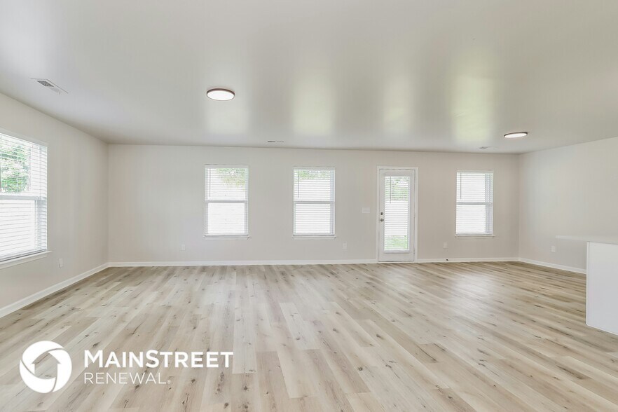 Building Photo - 1086 Aster Way