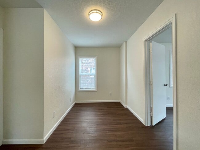 Building Photo - Great Home For Rent