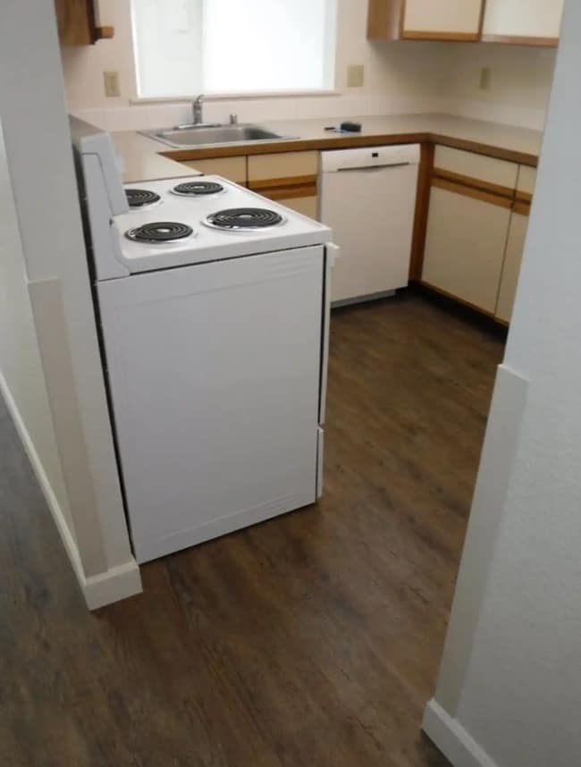 Building Photo - Duplex For Rent