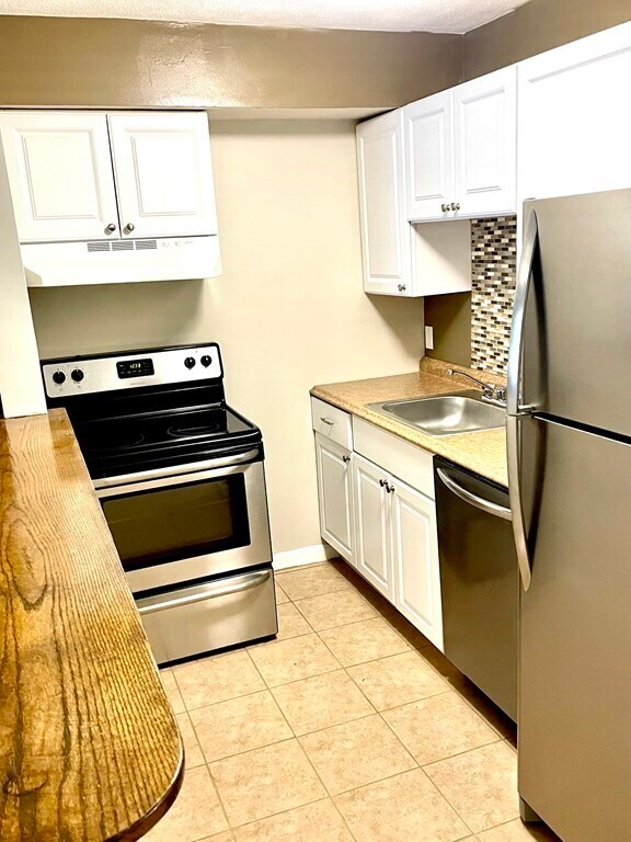 Primary Photo - 27 E Concord St