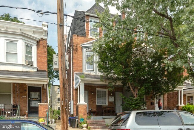 Building Photo - 5035 Walton Ave