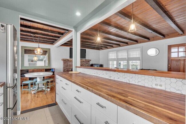 Building Photo - 228 Fischer Blvd