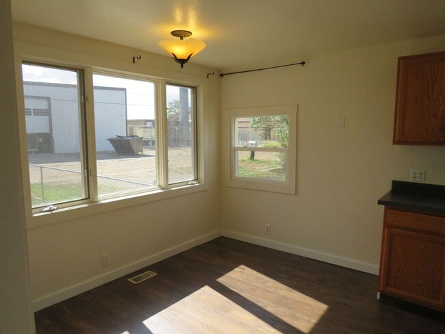 Building Photo - 3 Bedroom House in Billings Heights