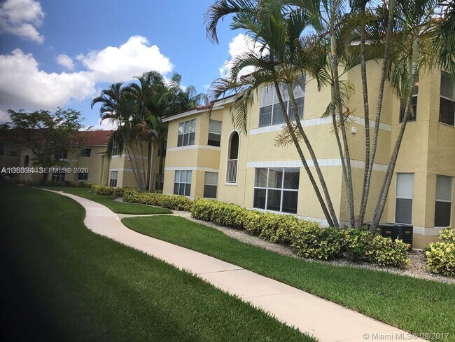 Building Photo - 595 Vista Isles Dr