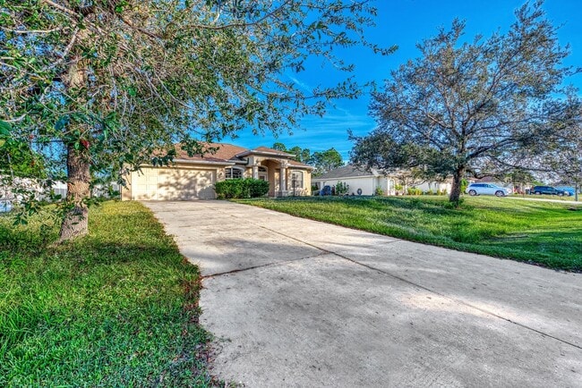 Building Photo - Living Large at a Beautiful 3/2 in Northport