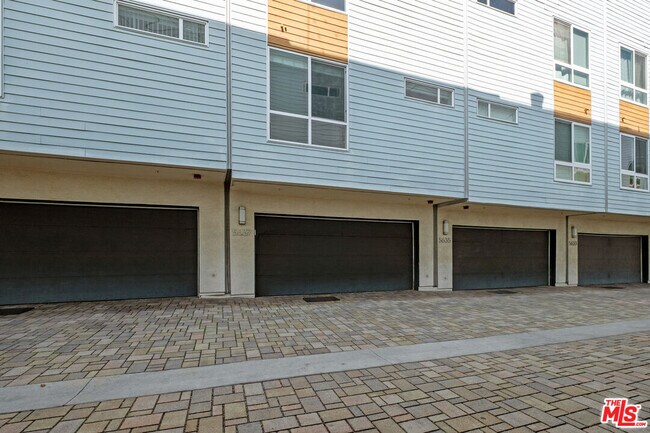 Building Photo - 5637 W Observation Ln