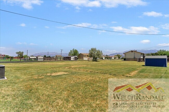 Building Photo - Charming Single Family Home in Hooper