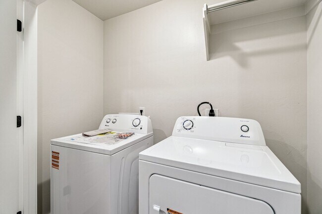 Building Photo - 19604 Molly Dr