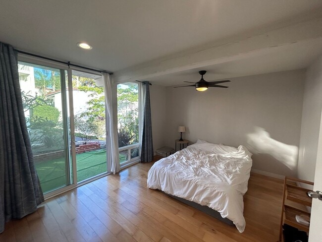 Building Photo - Luxurious Carlsbad Townhome with Ocean Views