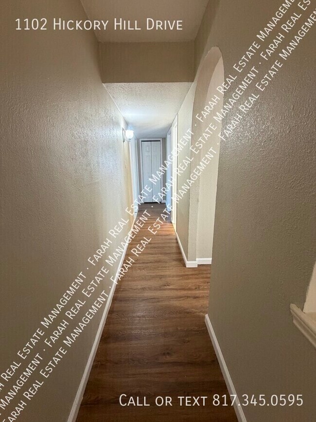 Building Photo - 1102 Hickory Hill Dr