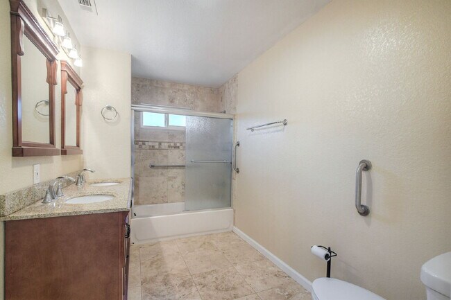 Building Photo - Tamarack Coastal Retreat! 1/2 Duplex with ...