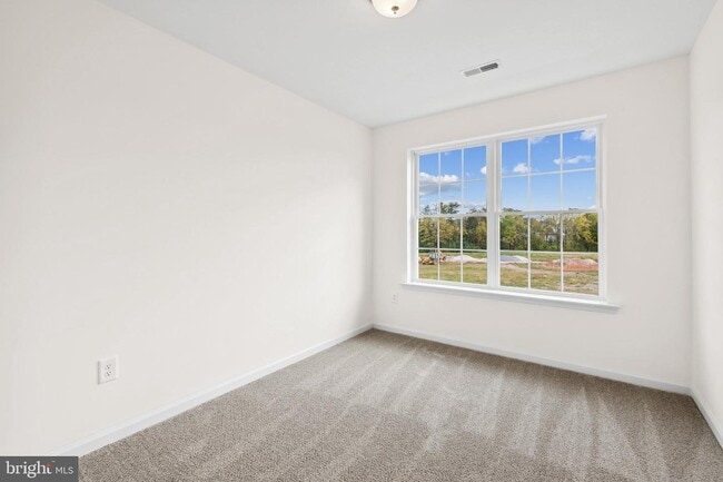 Building Photo - 3807 Castle Dr