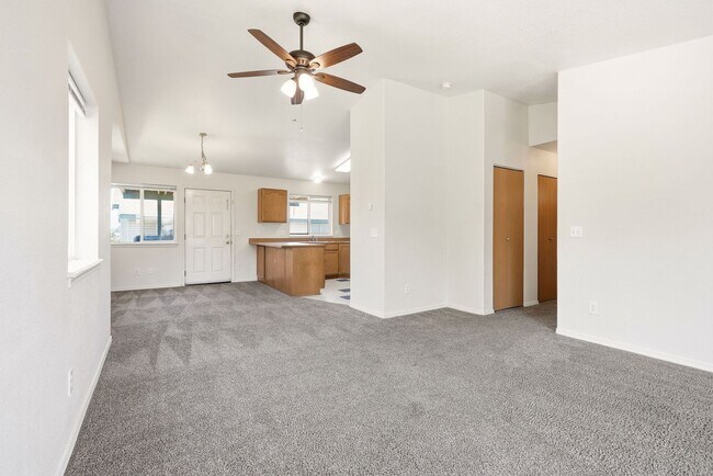 Building Photo - 3442abcd
