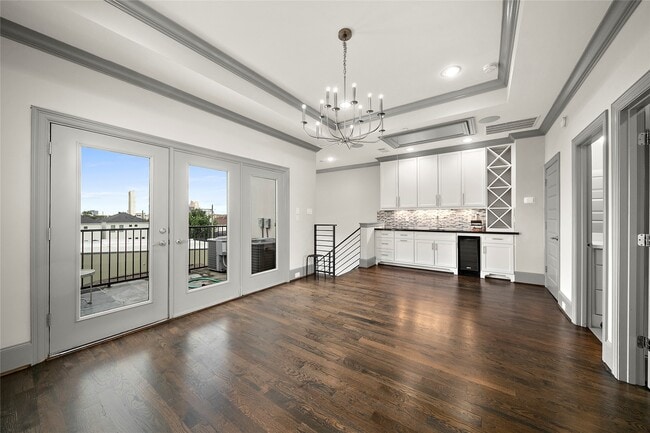 Building Photo - 2905 Bering Dr