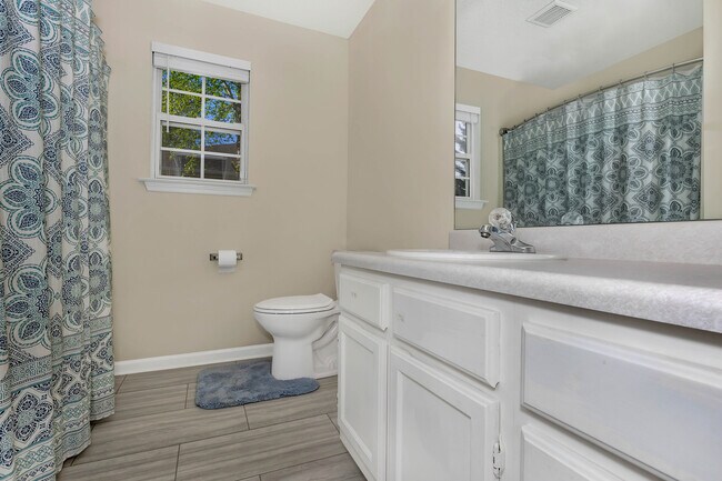 Building Photo - 5981 Vinemont Dr NW