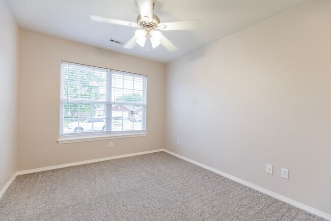 Building Photo - ***6206 SW Meadow Well Avenue***