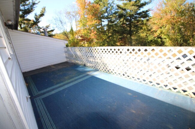 Building Photo - 76 Franklin St