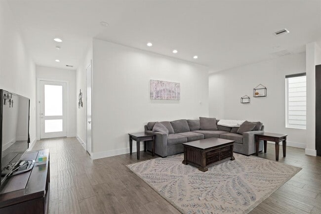 Building Photo - 5415 Robusto Pl