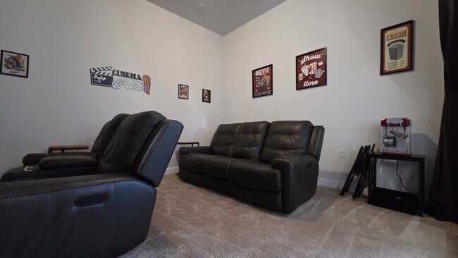 Building Photo - 1112 Maverick Dr