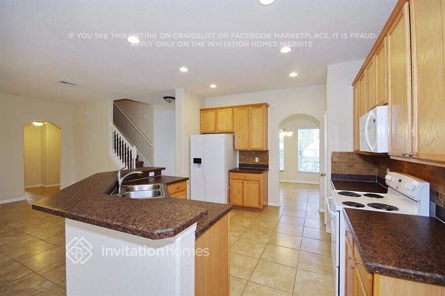 Building Photo - 2548 Sand Hill Point Cir
