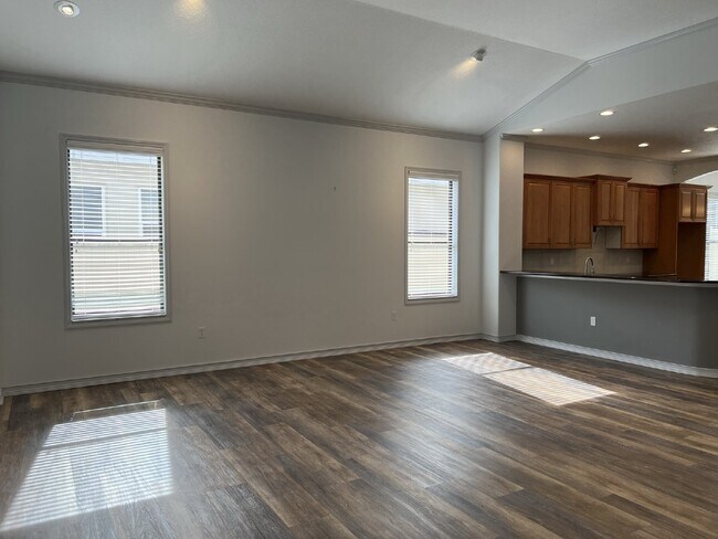 Building Photo - "Elegant 3-Bed, 3-Bath Home with a heated ...