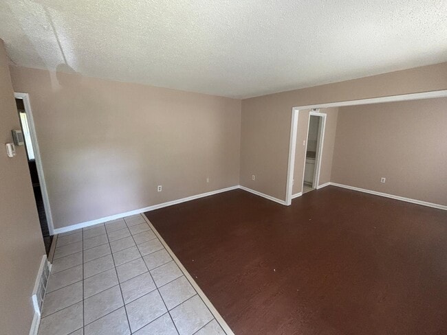 Building Photo - 5083 Applewood Dr