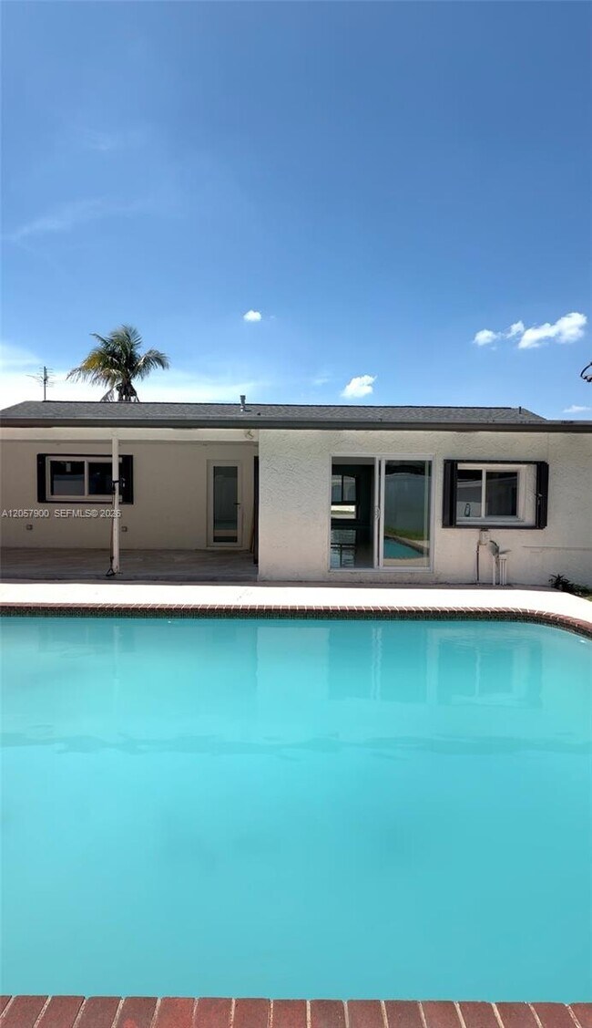 Building Photo - 11371 NW 32nd Manor
