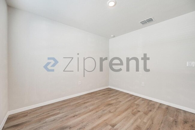 Building Photo - 12009 Henley Ave