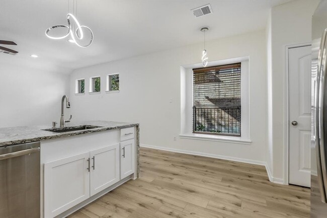 Building Photo - 11400 W Parmer Ln