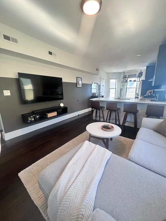 Building Photo - 27 Armandine St