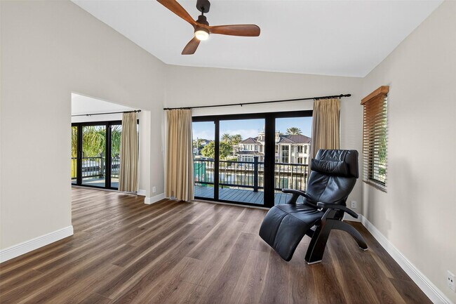 Building Photo - 1505 SE 11th St