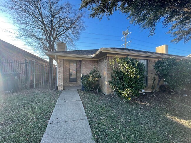 Building Photo - 2422-2424 Sherry Street