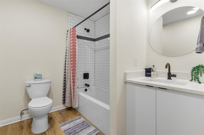 Building Photo - 313 Mill St