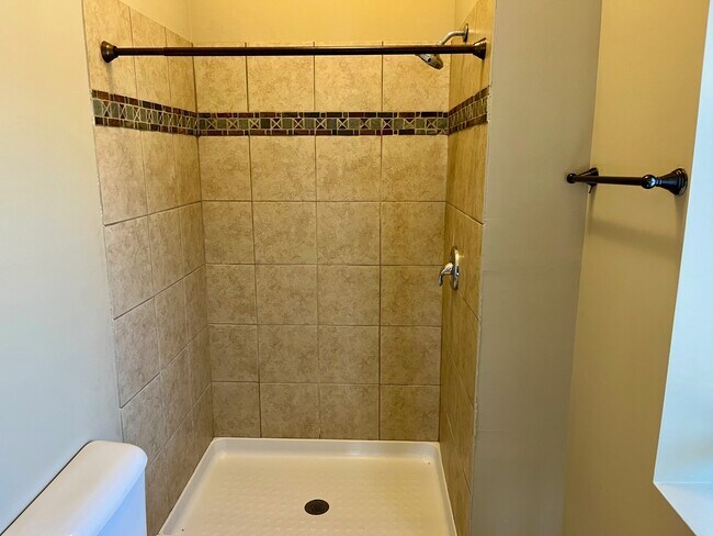 Building Photo - 105 W Market St