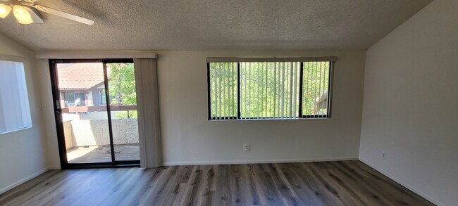 Building Photo - 27925 Tyler Ln