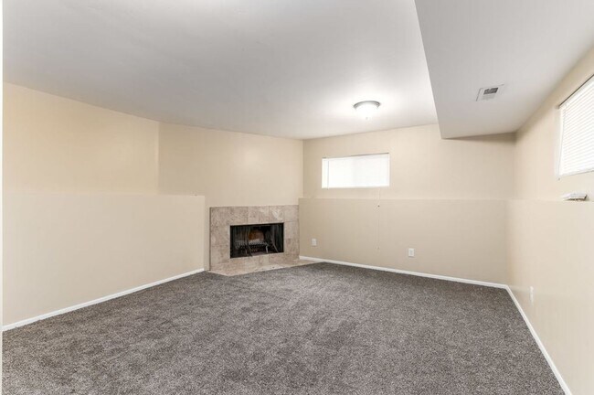Building Photo - 3848 S 400 E