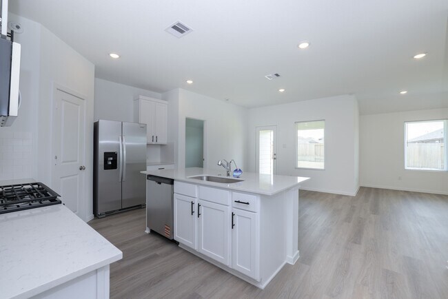 Building Photo - 40618 Balsam Run Ln
