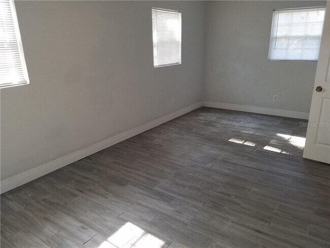 Building Photo - 1601 E Mulberry Dr