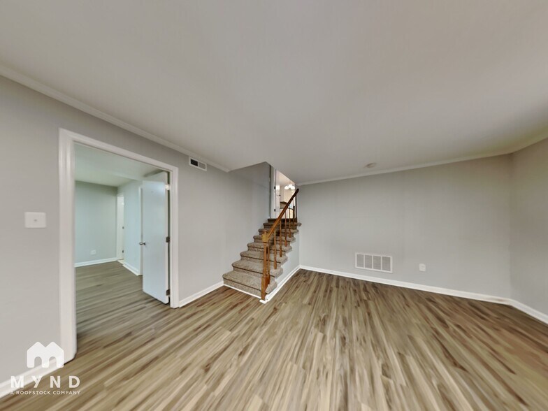 Building Photo - 108 Wellington Dr