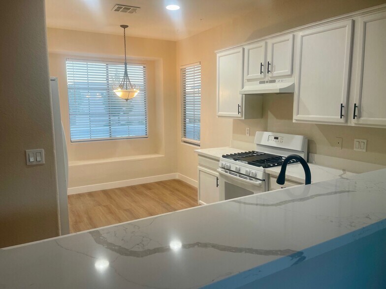 Building Photo - 6337 Kitamaya St