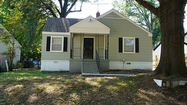 Building Photo - 1401 Alamo St