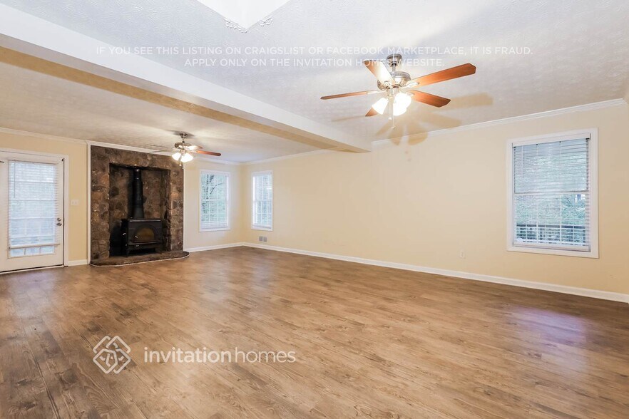 Building Photo - 157 Hayes Cir