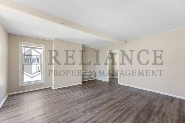 Building Photo - 428 S Osage St