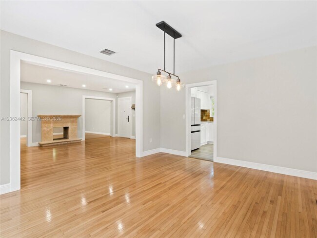 Building Photo - 680 NE 81st St