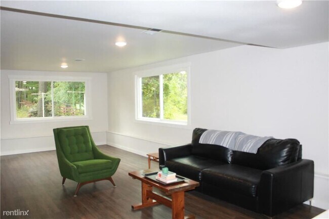 Building Photo - 4 br, 2 bath House - 2921 La Salle Street