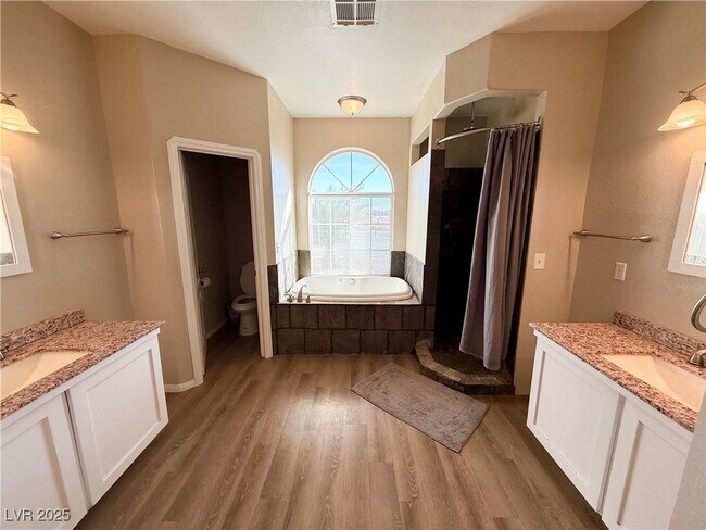 Building Photo - 2370 Deadwood St