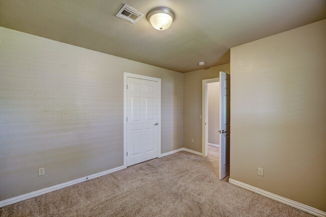 Building Photo - Ask About Our $350 Off Move In Special! Ch...